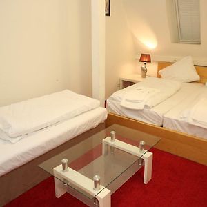 Dreibettzimmer